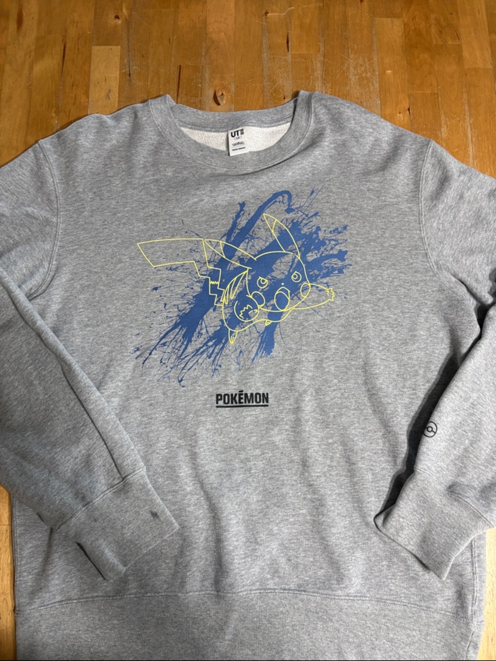 Uniqlo Pokémon Pikachu Graphic sweatshirt